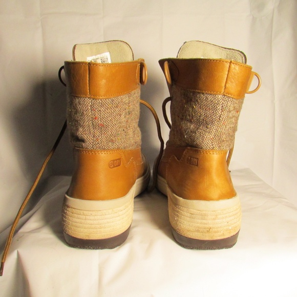 Merrell Women's Winter Boots - White and Tan - Picture 5 of 5
